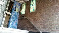 Versieringen in het gebouw van de Wereldbibliotheek (mei 2018).