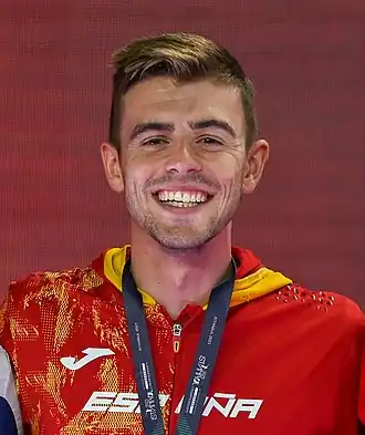 Adrián Ben na zijn zege op de 800 m tijdens de EK indoor 2023, Istanboel.