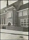 Apostolische kerk. Kerk en pastorie in Amsterdamse School-stijl