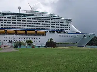 De Adventure of the Seas Bouwjaar 2001