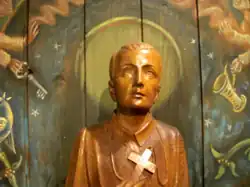 Beschilderingen en detail houten beeld