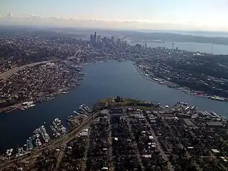 Lake Union in 2009 met Seattle op de achtergrond