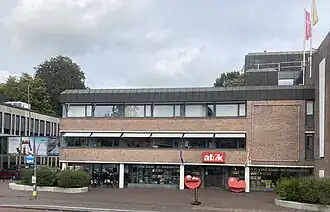 Links het gebouw van Tresoar, rechts van Historisch Centrum Leeuwarden (2023)