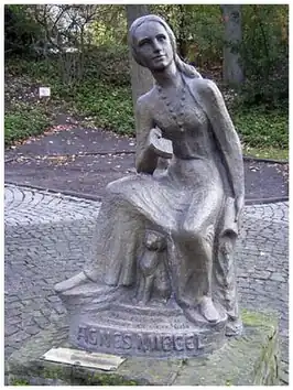 Het vroegere monument voor Agnes Miegel in Bad Nenndorf