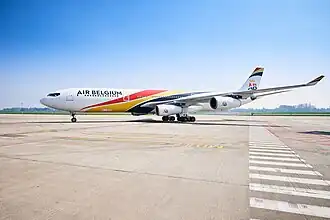 De Airbus A340 in de kleuren van Air Belgium, net voor de eerste voorbereidingsvlucht vanaf Brussels South Charleroi Airport