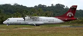 ATR-72-500 (5R-MJE) op Sainte-Marie Airport, Madagaskar