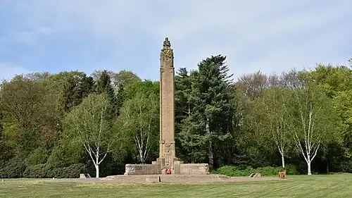 Voorzijde van het monument in 2019