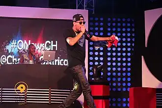 AKA tijdens een optreden in Ghana (2014)