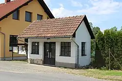 Bushalte in het dorp (2014)