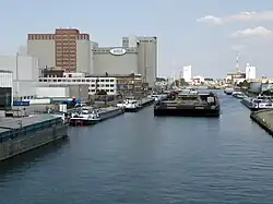 Albertkanaal in Merksem, nabij het eindpunt