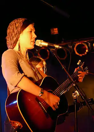 Alela Diane tijdens een optreden in Rouen, op 18 april 2008.