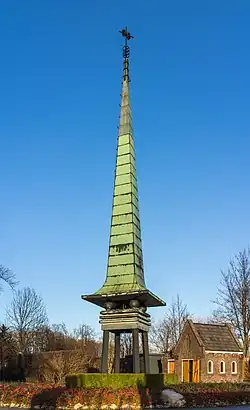 Torentje van de kapel op begraafplaats Vitushof