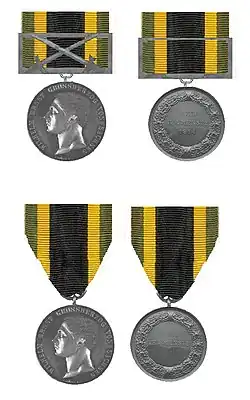 Ererekens in zilver voor onderdanen met zwaarden op het lint envoor algemene verdienste