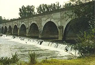 Kanaalbrug over de Allier bij Le Guétin