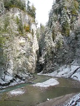 De ingang van de klamm