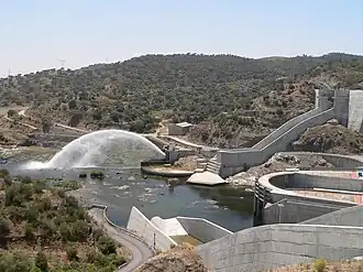 Vanaf de dam stroomafwaarts