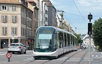 Citadis tram bij halte Ancienne Synagogue les Halles.