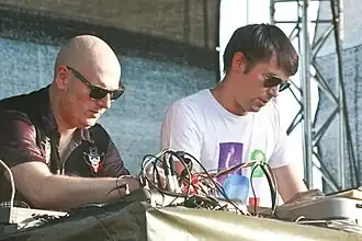 Roman (rechts) als deel van Alter Ego