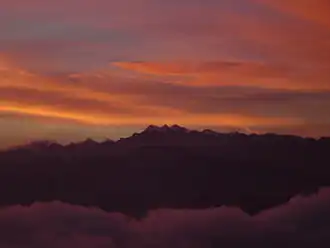 Sierra Nevada de Santa Marta met de Pico Simón Bolívar en Cristóbal Colón bij zonsopgang