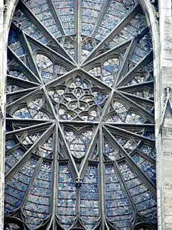 Detail van het noordelijk roosvenster