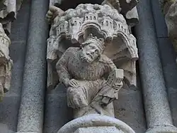 Soms is het een koning aan wie de zware taak toevalt een heilige te dragen