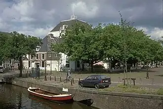 Het Amstelveld met de Reguliersgracht en Amstelkerk