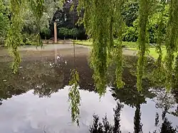 Zicht van de Majoor Bosshardtbrug op de Arie Colijnbank