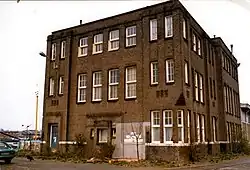 Kraakpand Levantkade 8 (oost- en noordgevel), jaren '80