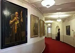 Portrettengalerij zaalniveau (op de voorgrond: Louis Bouwmeester als Shylock)