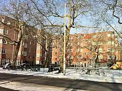 Bouwblok van 184 etagewoningen, Bouwvereeniging Rochdale, blok a fase 1,