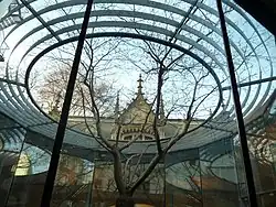 Binnenplaats, gezien vanuit de studiezaal (2009)