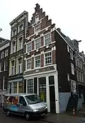 Pand met trapgevel van het 'type met grote blokken' valselijk gedateerd 1616)