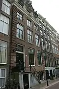 Huis met rechte lijst