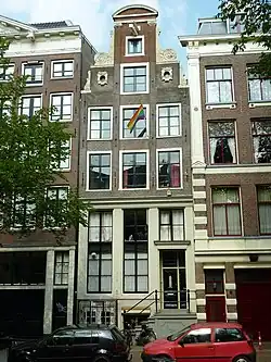 Pand met pilaster-halsgevel met oeils-de-boeuf