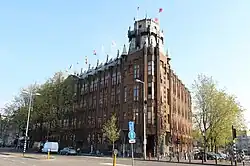 Scheepvaarthuis, gezien vanaf de Prins Hendrikkade