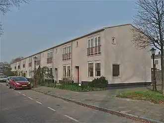 Naoorlogse rijtjeshuizen in de Van der Pekbuurt in Amsterdam-Noord.