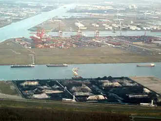 De Afrikahaven in het Westelijk Havengebied.