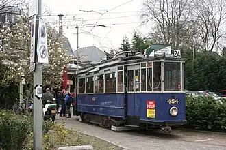 GVB 454 bij het Haarlemmermeerstation.