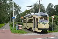 Haagse PCC-car 1024 bij de Molenweg te Amstelveen; september 2020.