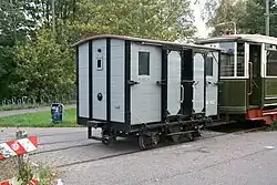 NBM 402 + 43 bij Station Amstelveen.