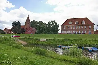 Amtshaus en haventje aan de Aller te Westen