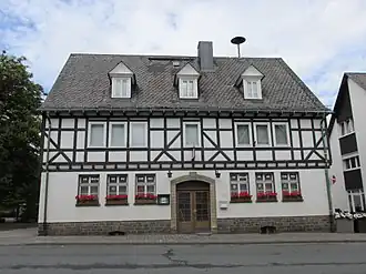 Voormalig gemeentehuis, thans bibliotheek