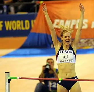 Amy Acuff tijdens de WK indoor 2008 in Valencia.