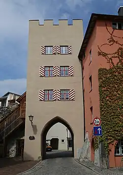 Deel van de vroeg-15e-eeuwse stadsomwalling: Roter Turm (Rode Toren)