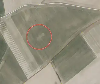 Luchtfoto met de plaats van de vroegere tumuli van Hanret