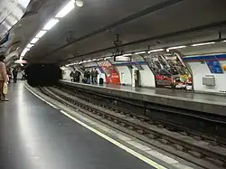 Perrons en sporen van lijn 2