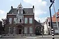 Herenhuis in negentiende-eeuws traditionele stijl met lichte invloed van dechaletstijl