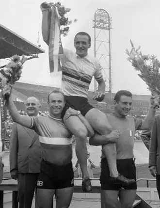 Gasparella in het midden.