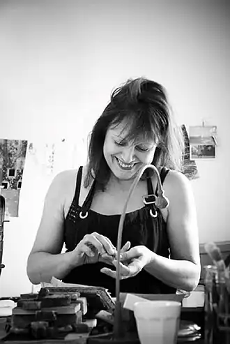 Andrea Wagner in haar atelier