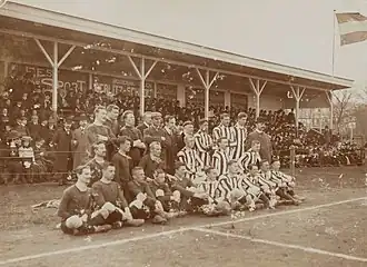 Bekker met het Nederlands elftal (1908)